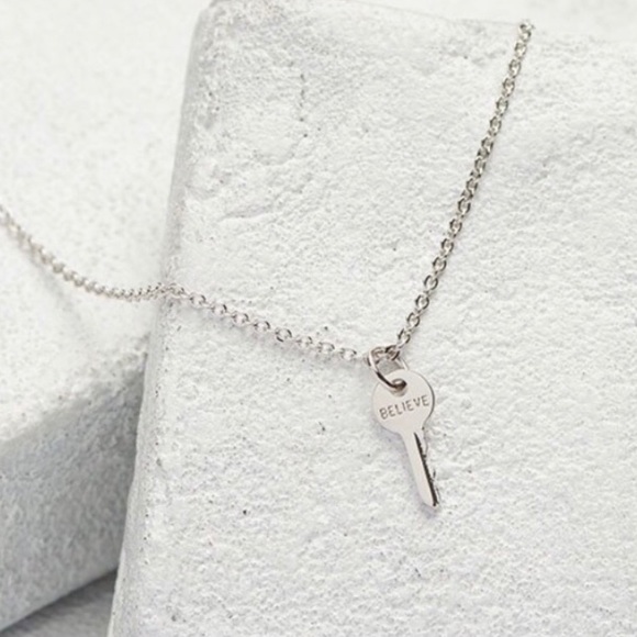 NWT The Giving Keys Mini BELIEVE Key Necklace - Picture 2 of 5